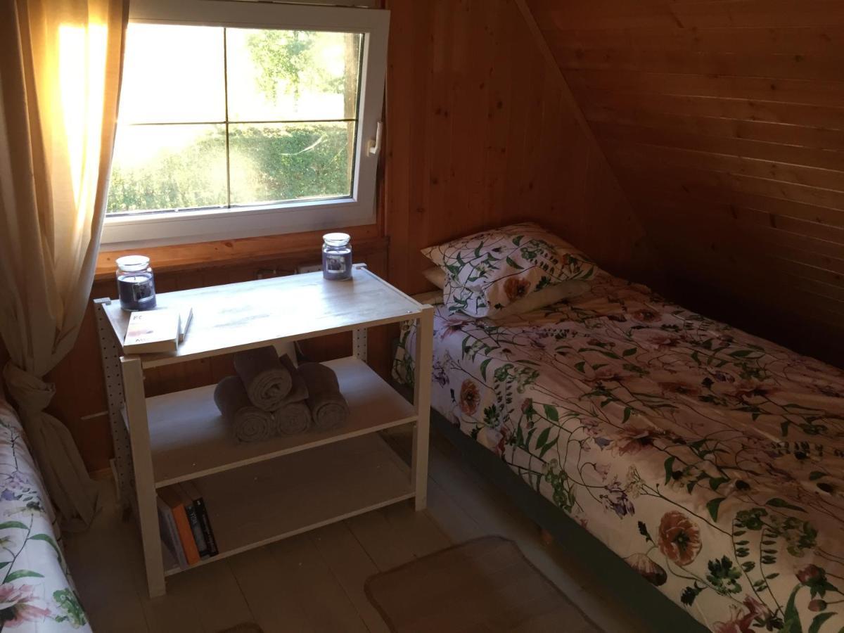 Domek Nad Jeziorem Otalzyno Pomieczyno Eksteriør bilde